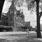 150067 Gezicht op het N.S-station Amsterdam C.S. te Amsterdam.